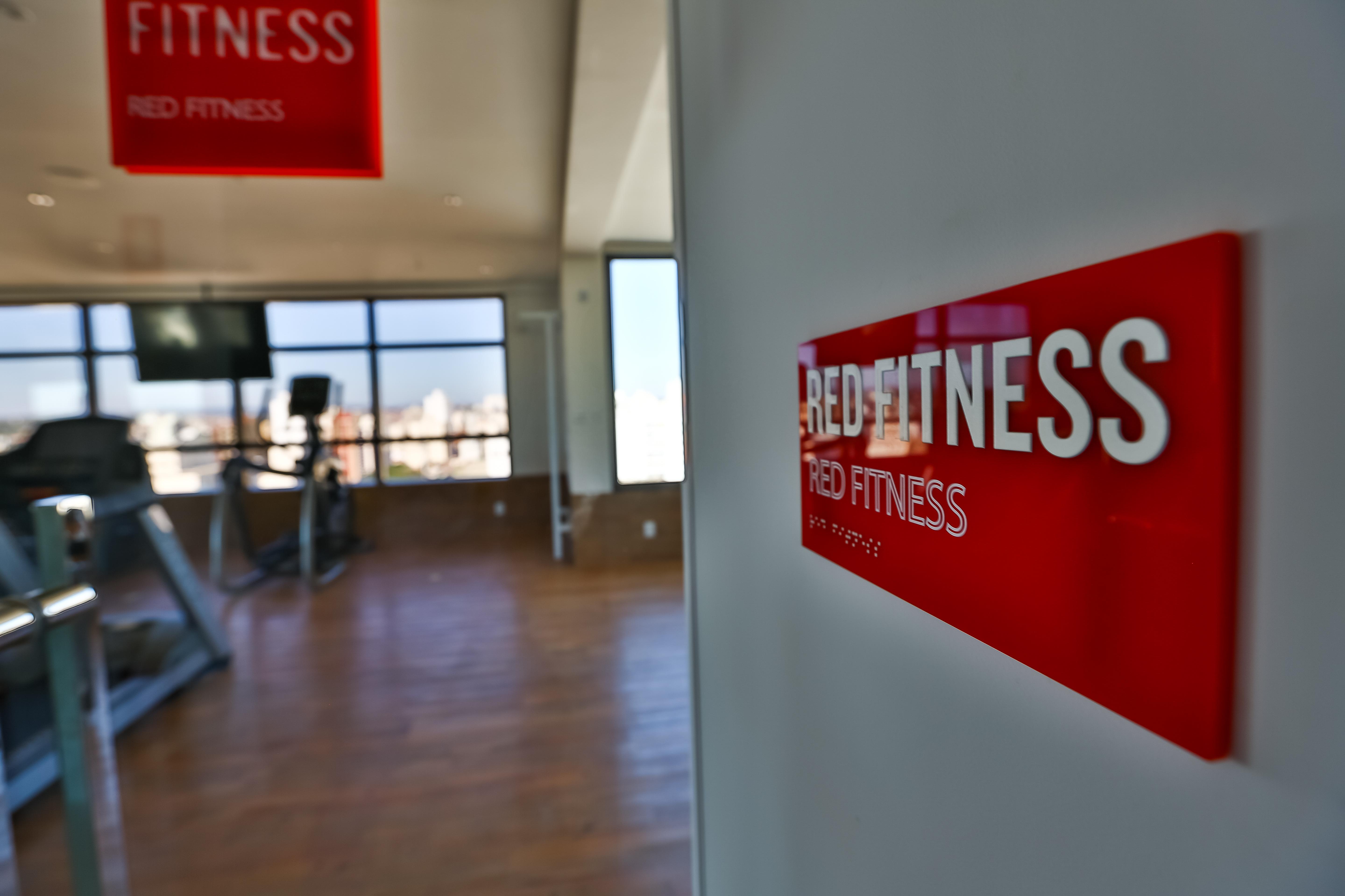 Radisson Red Campinas Hotell Eksteriør bilde Red Fitness