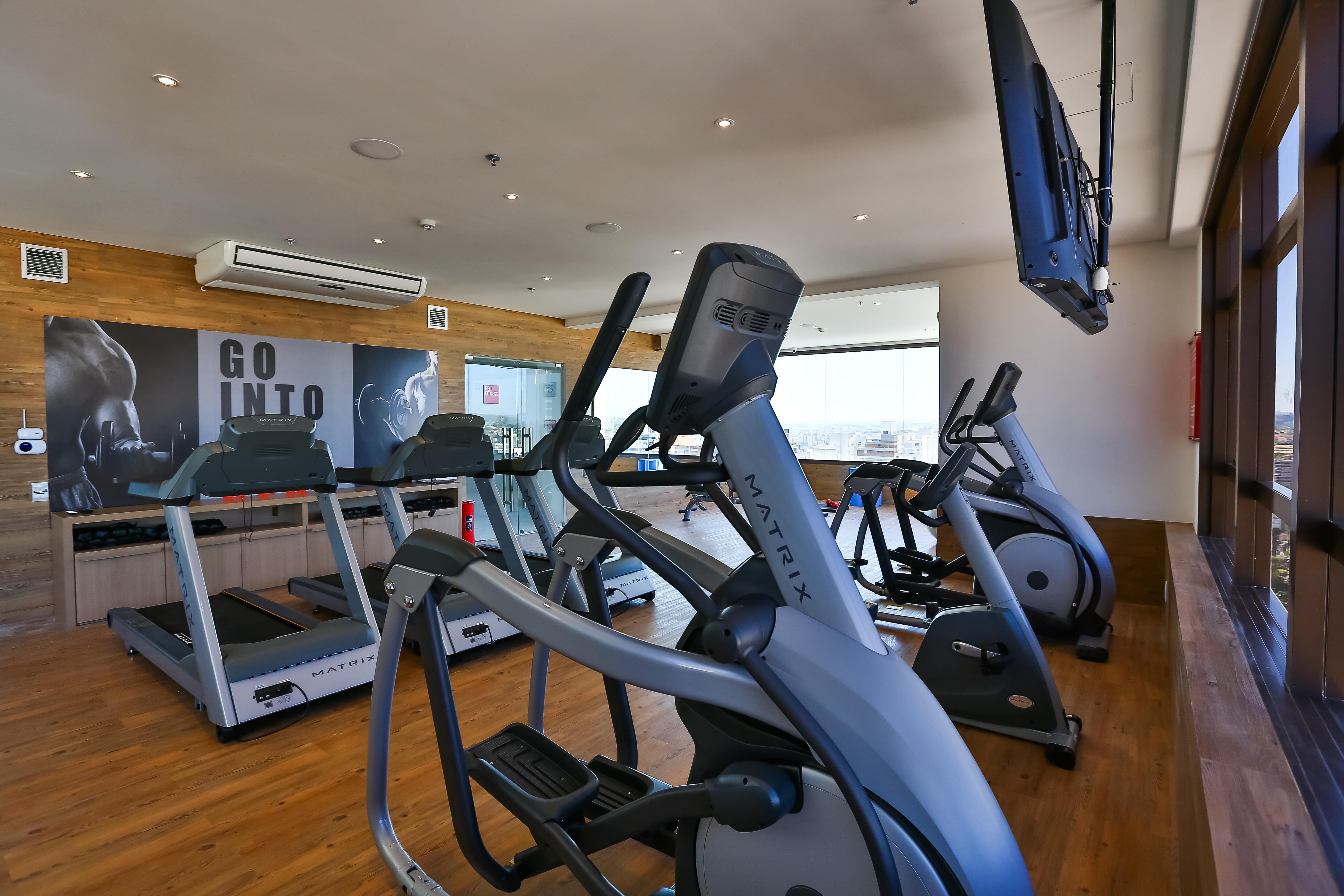 Radisson Red Campinas Hotell Eksteriør bilde A gym at a hotel
