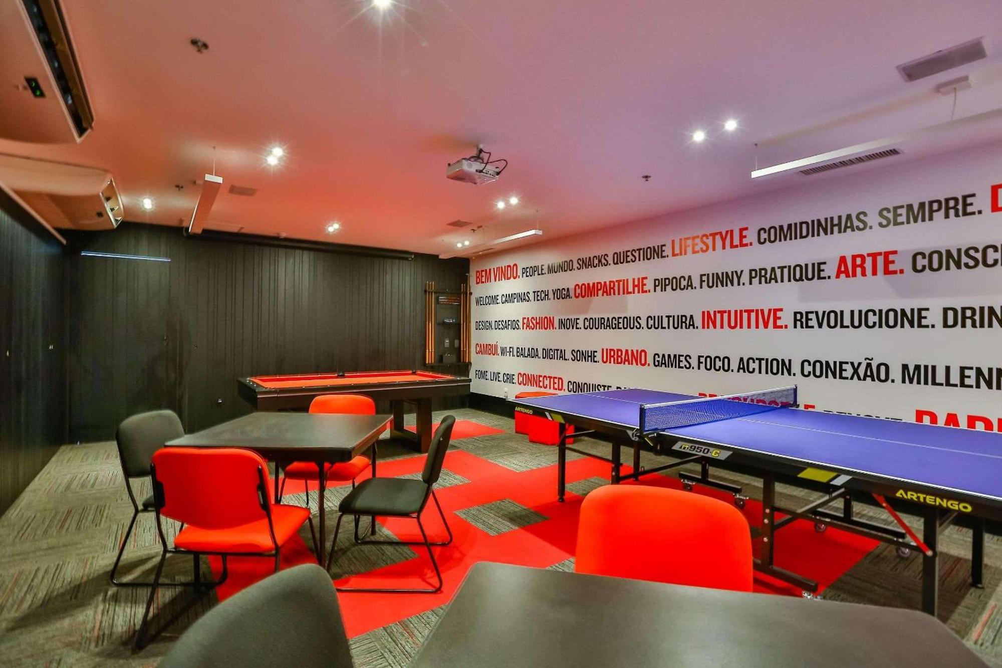Radisson Red Campinas Hotell Eksteriør bilde The table tennis room