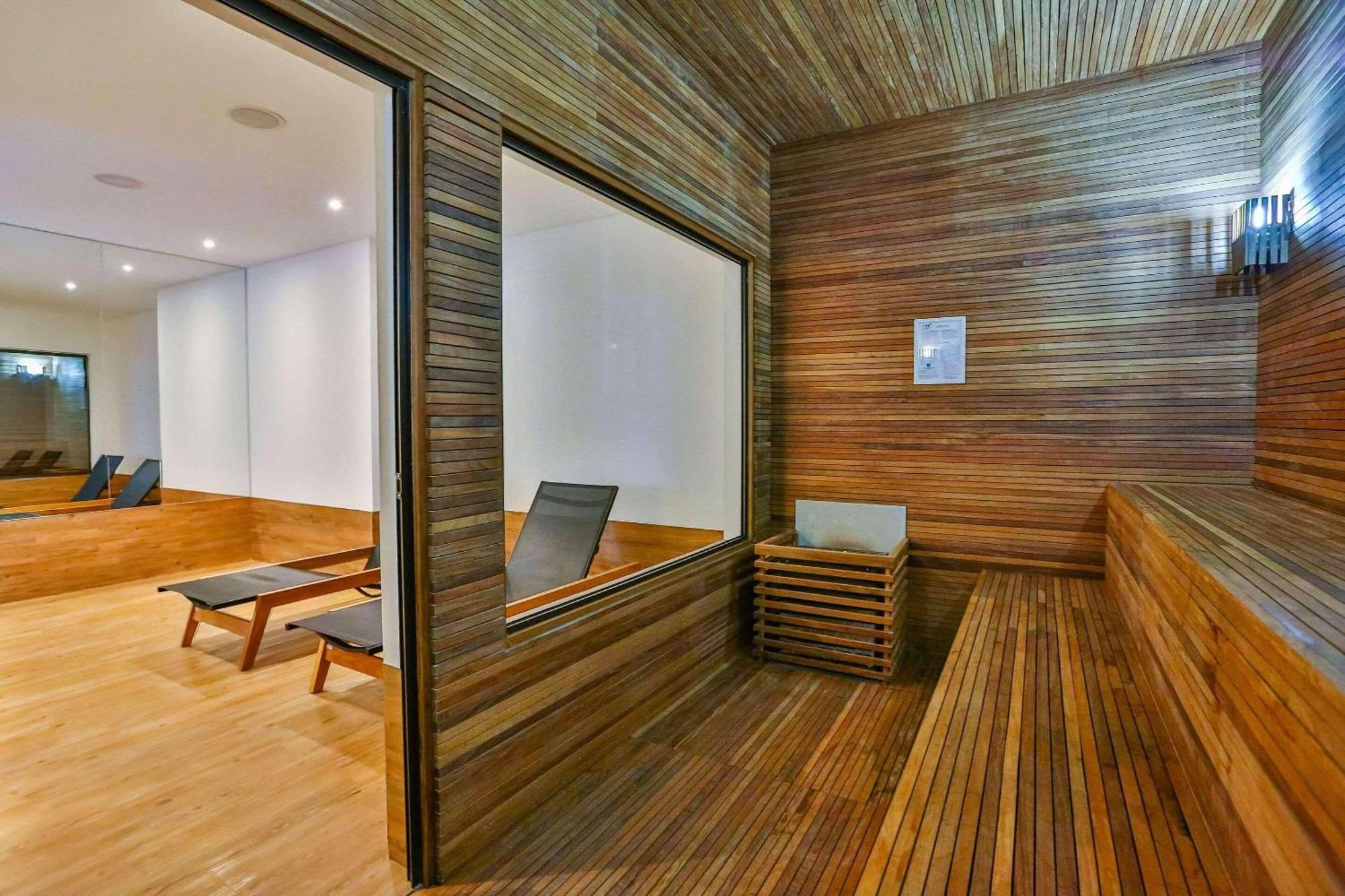 Radisson Red Campinas Hotell Eksteriør bilde A modern Finnish sauna